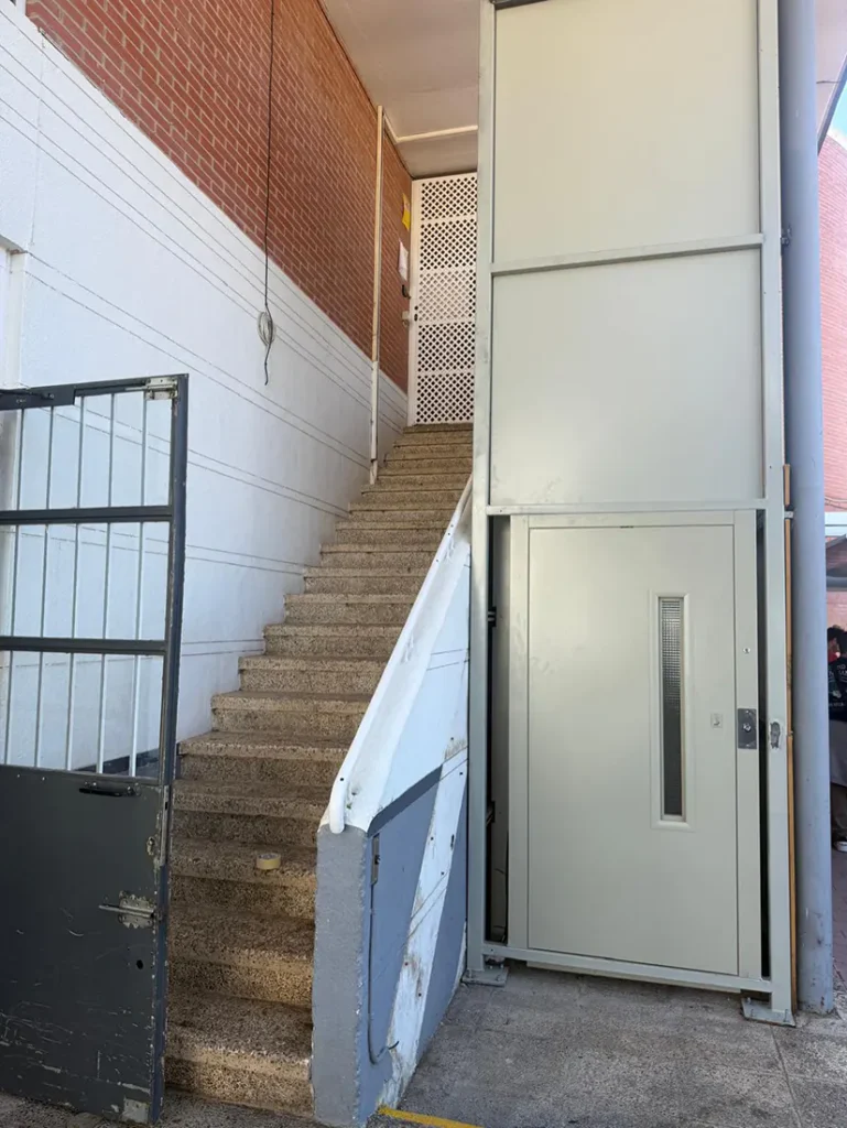 sustitución de una plataforma elevadora por un ascensor vertical